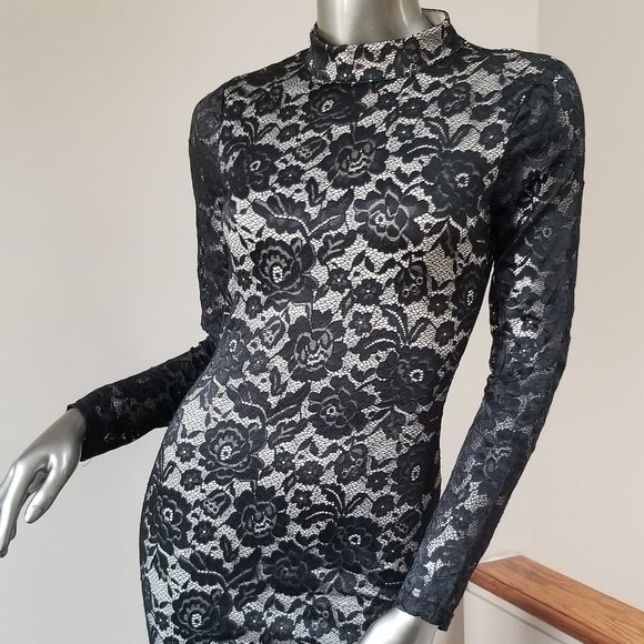 Fitted Black Lace Dress with lining - Picture 1 of 4